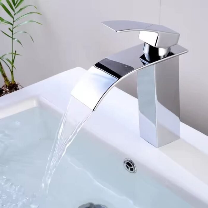 Single hole 1-Handle Chrome-Plated Waterfall Faucet - Image 2